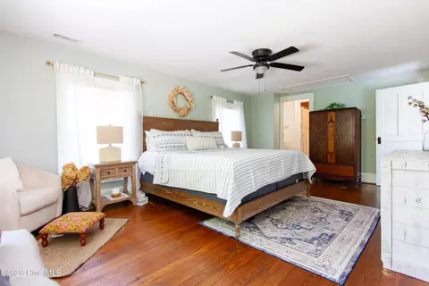 Bedroom - 704 E Front St, New Bern, NC 28560 photo 2 of 4