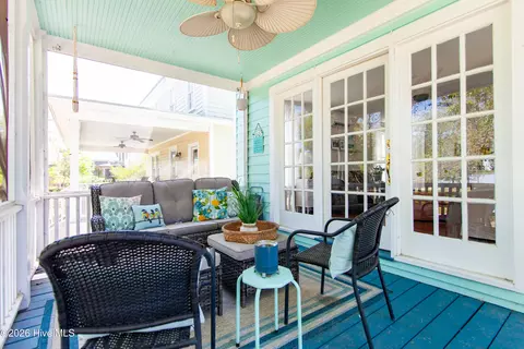 Exterior - 704 E Front St, New Bern, NC 28560 photo 5 of 6