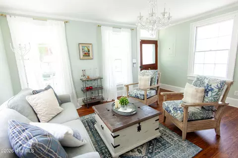 Living - 704 E Front St, New Bern, NC 28560 photo 3 of 7