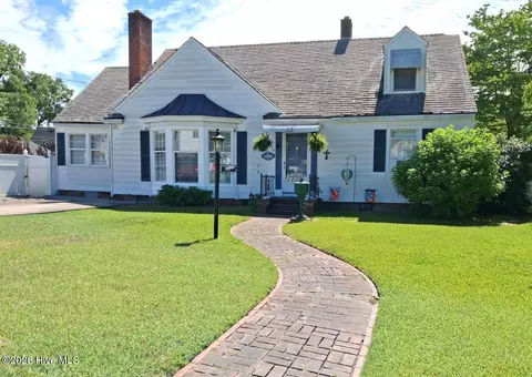 104 Locust St, Elizabeth City, NC 27909