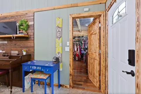 Entry Way - 349 Chalet Cir, Murphy, NC 28906 photo 1 of 3