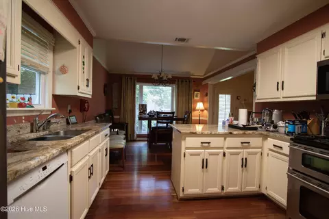 Kitchen - 3144 Summerchase Pl, Augusta, GA 30909 photo 5 of 5