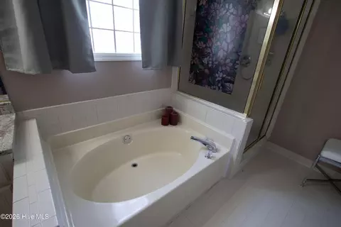 Bath - 3144 Summerchase Pl, Augusta, GA 30909 photo 3 of 5