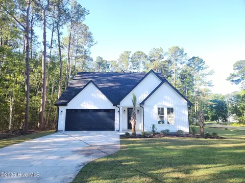 556 Briarwood Dr NW, Calabash, NC 28467