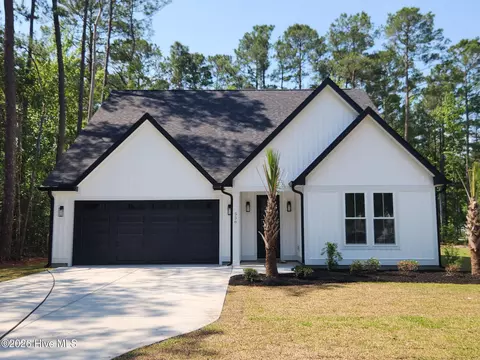 556 Briarwood Dr NW, Calabash, NC 28467