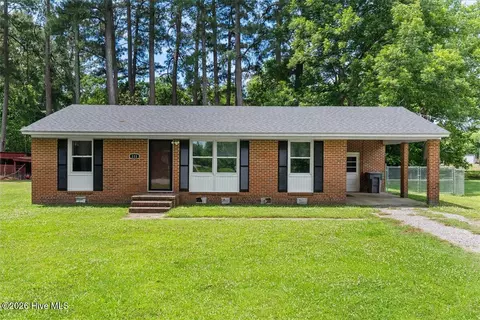 111 S Sycamore St, Woodland, NC 27897