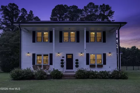 1414 Fertilizer Rd, Riegelwood, NC 28456