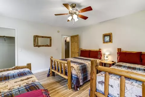 Bedroom - 2197 Die Bend Rd, Murphy, NC 28906 photo 2 of 4