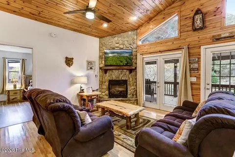 Living - 2197 Die Bend Rd, Murphy, NC 28906 photo 1 of 2