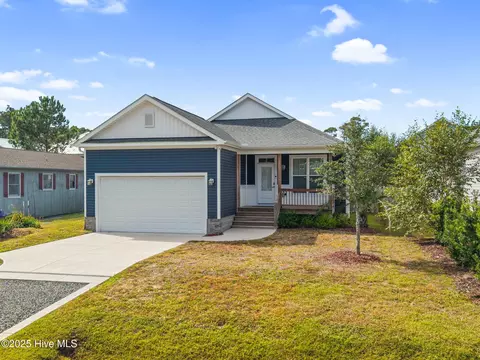 319 NE 61st St, Oak Island, NC 28465