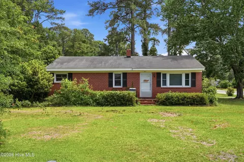 343 W Stevens St, Wallace, NC 28466