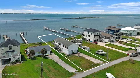 159 Salty Shores Point Dr, Newport, NC 28570