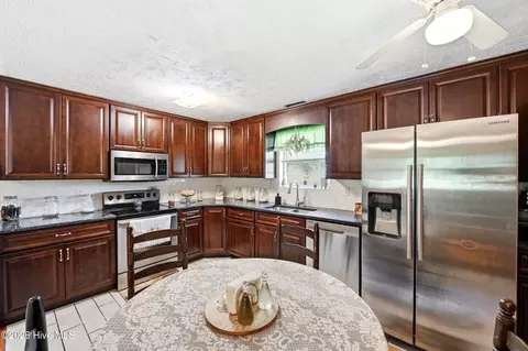 Kitchen - 3984 Beattys Bridge Rd, Atkinson, NC 28421 photo 1 of 3