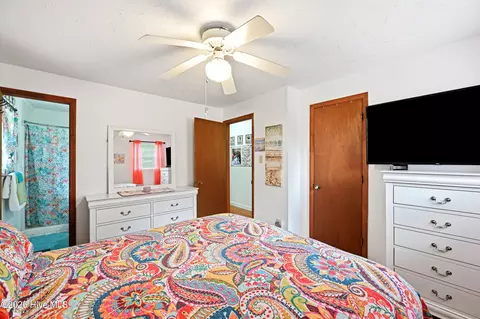 Bedroom - 3984 Beattys Bridge Rd, Atkinson, NC 28421 photo 3 of 8