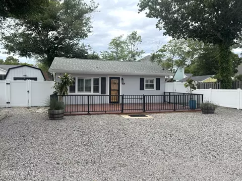 113 NW 12th St, Oak Island, NC 28465