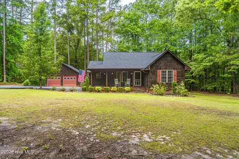 707 Alexander Dr, Aberdeen, NC 28315
