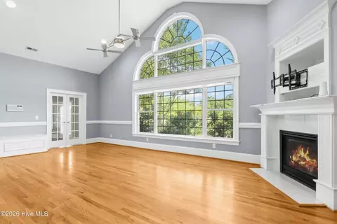 Living - 1380 Bear Trap Rd, Williamston, NC 27892 photo 2 of 4