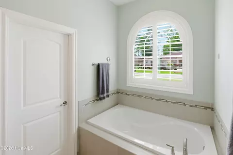 Bath - 952 Jenoa Loop, Castle Hayne, NC 28429 photo 3 of 9