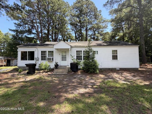 104 Russell Ln, Elizabeth City, NC 27909