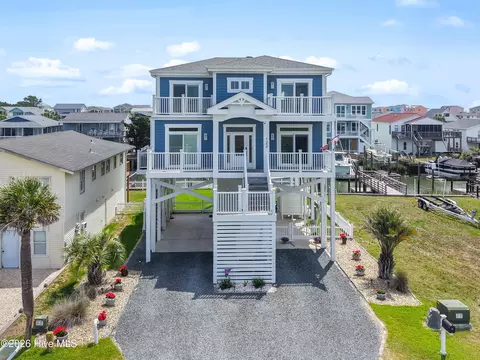 122 Sailfish Dr, Holden Beach, NC 28462