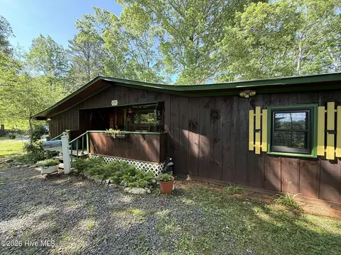 Exterior - 86 Alpaca Ln, Murphy, NC 28906 photo 2 of 6