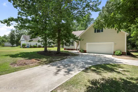 215 Oakmont Dr, Hampstead, NC 28443