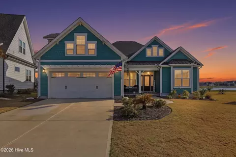 566 Moss Lake Ln, Holly Ridge, NC 28445