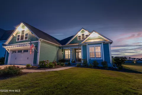 566 Moss Lake Ln, Holly Ridge, NC 28445
