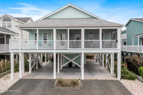404 30th St, Sunset Beach, NC 28468