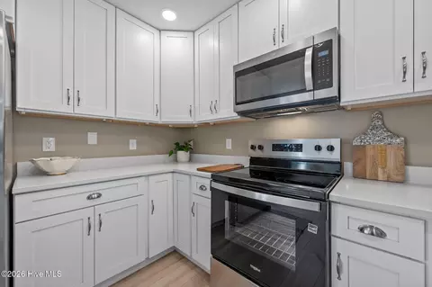 Kitchen - 106 Dolphin Dr, Hampstead, NC 28443 photo 5 of 5