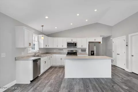 Kitchen - 525 N Ridgecrest St, Pinebluff, NC 28373 photo 1 of 5