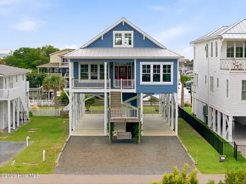 184 Sailfish St, Holden Beach, NC 28462