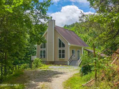 1044 Shell Stand Rd, Robbinsville, NC 28771