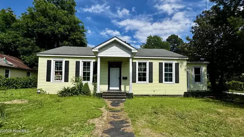 901 College St, Kinston, NC 28501