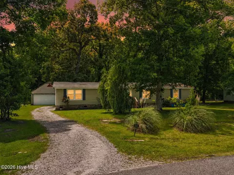8695 Old Forest Dr NE, Leland, NC 28451