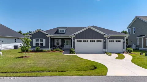 421 Taylorwood Dr, Beaufort, NC 28516