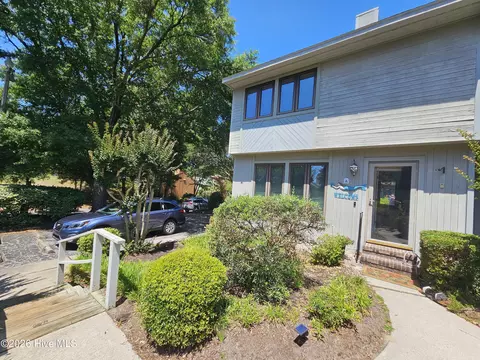 304 75th Ave N #A, Myrtle Beach, SC 29572