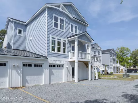 64 Pier View Ct, Hampstead, NC 28443
