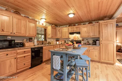 Kitchen - 1070 Burger Rd, Murphy, NC 28906 photo 2 of 3