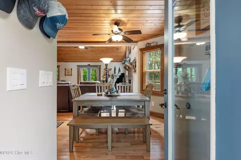 Entry Way - 1070 Burger Rd, Murphy, NC 28906 photo 1 of 5