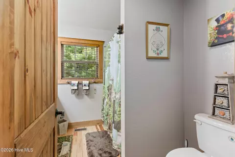 Bath - 1070 Burger Rd, Murphy, NC 28906 photo 4 of 4