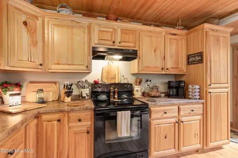 Kitchen - 1070 Burger Rd, Murphy, NC 28906 photo 3 of 3