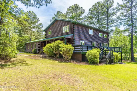 105 Lakewood Dr, Aberdeen, NC 28315