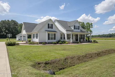 111 N Church St, Newton Grove, NC 28366