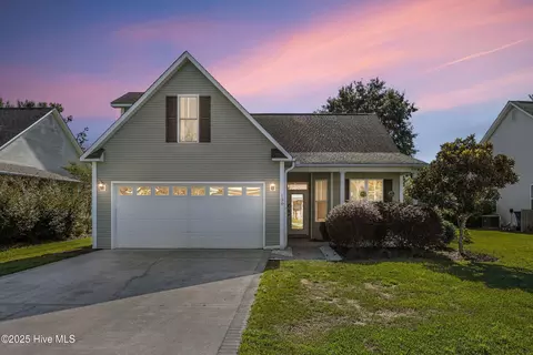 Exterior - 130 Azalea Dr, Hampstead, NC 28443 photo 3 of 9