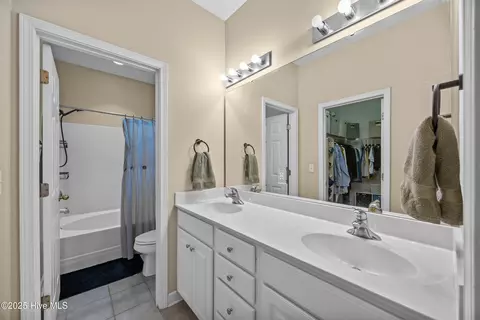 Bath - 130 Azalea Dr, Hampstead, NC 28443 photo 1 of 2