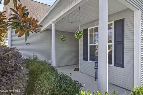 Exterior - 130 Azalea Dr, Hampstead, NC 28443 photo 4 of 9
