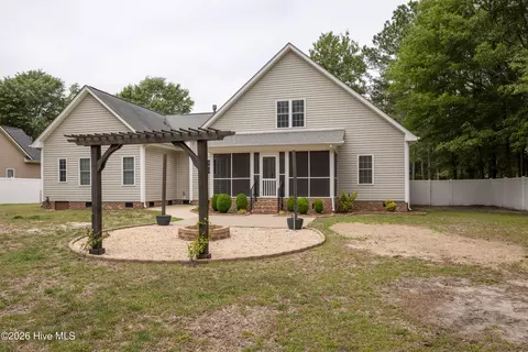 Exterior - 294 Pinecroft Dr, Dunn, NC 28334 photo 2 of 4