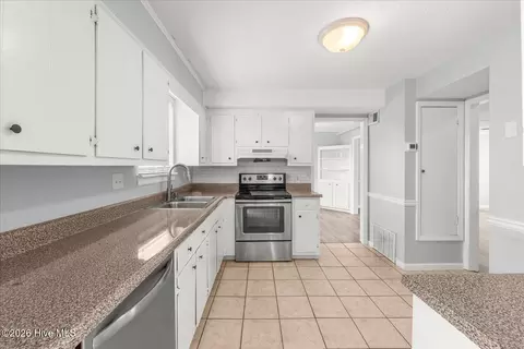 Kitchen - 4380 Sandy Ridge Pl, Augusta, GA 30909 photo 2 of 2