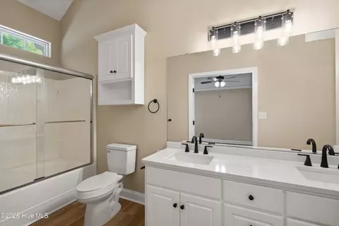 Bath - 542 Laniers Way, Evans, GA 30809 photo 6 of 10